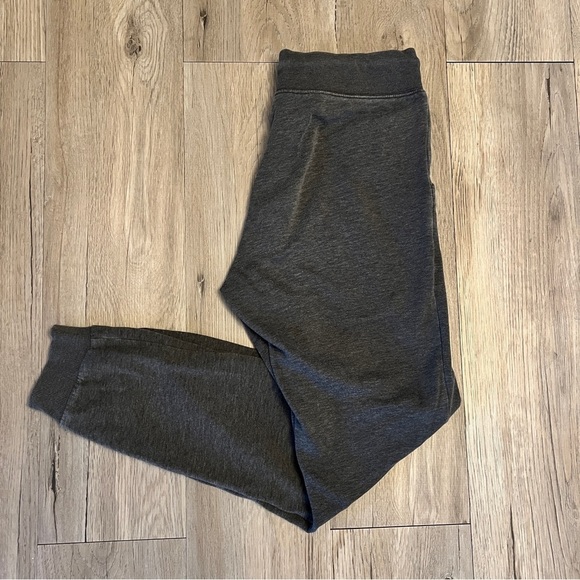 🔥SALE - any 4/$20. H&M Sweatpants - Picture 4 of 4